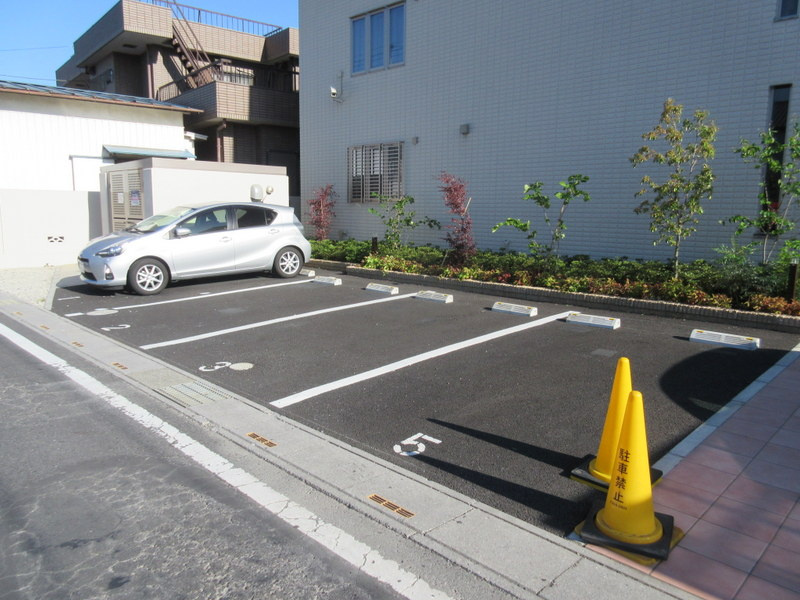 ＣＡＳＡ　ＤＥＯの駐車場