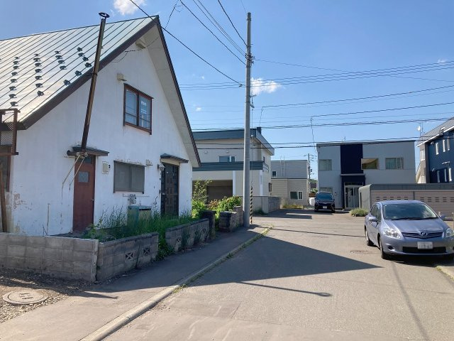 西区西野6-4の周辺|現地、前面道路の様子
