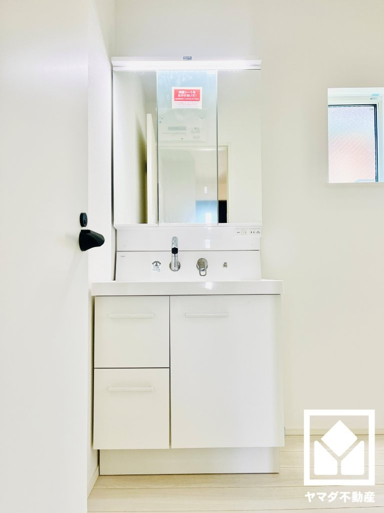 久御山町佐山双置　24-1期　1号棟の独立洗面台