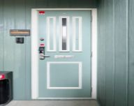 さいたま市緑区大字中尾のアパートの玄関