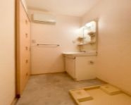 さいたま市緑区大字中尾のアパートの洗面所