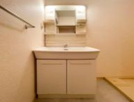 さいたま市緑区大字中尾のアパートの洗面所