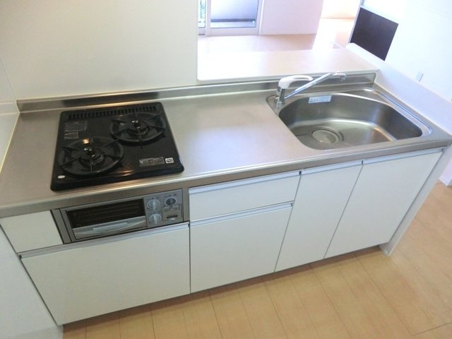 ＳＡＫＵＲＡ　Ｈｉｌｌｓ　Ｃ棟のキッチン|★２口ガスシステムキッチン・都市ガス仕様です。★