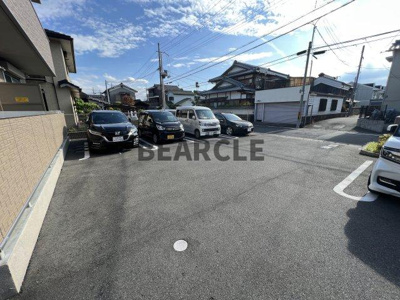 【駐車場】 | エミネンス京 | 駐車場に車を止められます