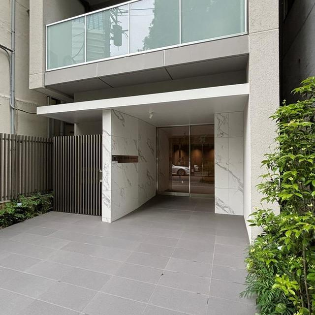 フィシオ飯田橋のエントランス