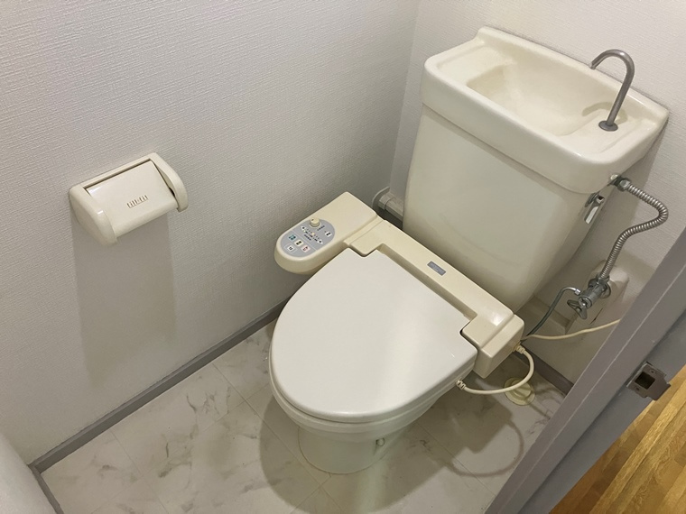 かやのき団地５号棟のトイレ