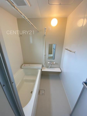 【浴室】 | 第3前橋青柳 1号棟 | ゆったりと寛げる大型バスタブ。
足を伸ばしたまま入浴可能です。
浴室乾燥機付きで天候が悪い日でも洗濯をして衣類を乾燥させることができます。