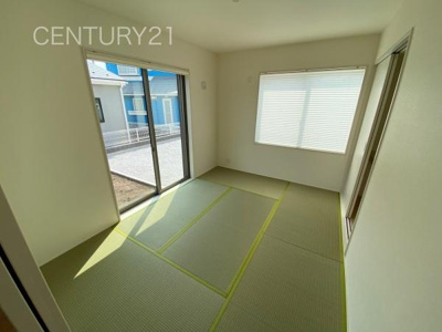 【和室】 | 第3前橋青柳 1号棟 | 落ち着く和室です。LDKと続き間で開放感があります。
引き戸で簡単に仕切れますので状況に合わせた使い方ができます。