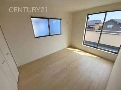 【洋室】 | 第3前橋青柳 1号棟 | ２面採光の明るい洋室です。