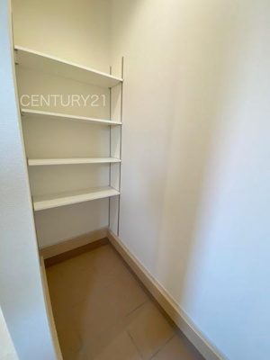 【玄関】 | 第3前橋青柳 1号棟 | 玄関横に土間収納付き。
沢山の収納が可能です。