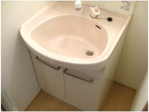 クローバーコートの独立洗面台|独立洗面台、朝の身支度には欠かせません