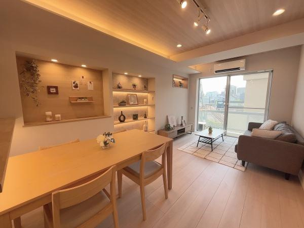 ボン・ファミリエ宮崎台の居間・リビング|キッチンからリビングダイニングまで見渡せて、ご家族のコミュニケーションも取りやすい間取りです♪