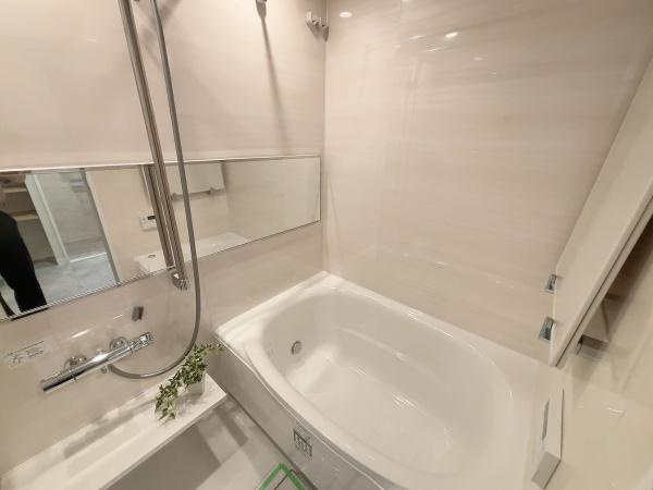 ボン・ファミリエ宮崎台の浴室|ゆったりとお過ごしいただけるバスルームです。心と身体の疲れを癒してくれる安らぎの空間♪