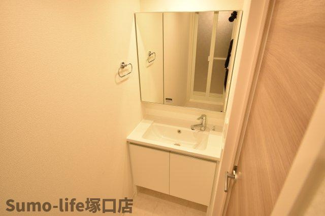 D-room南塚口の洗面所
