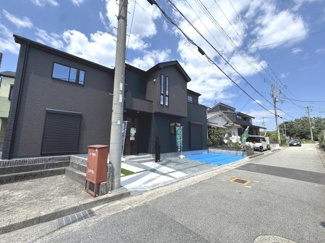 【前面道路含む現地写真】