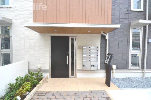 D-room南塚口のエントランス