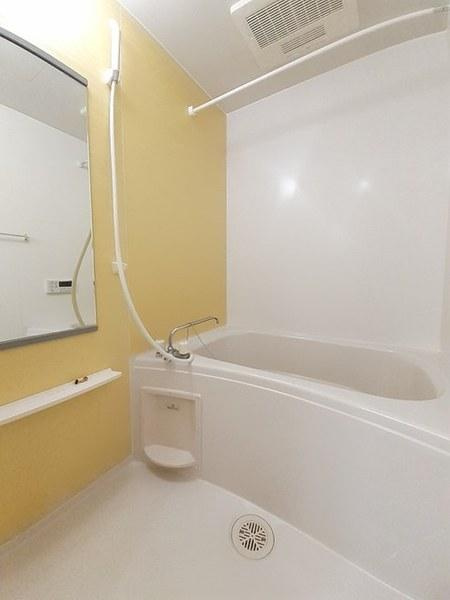 ピュアーズ　１３　Ｂの浴室