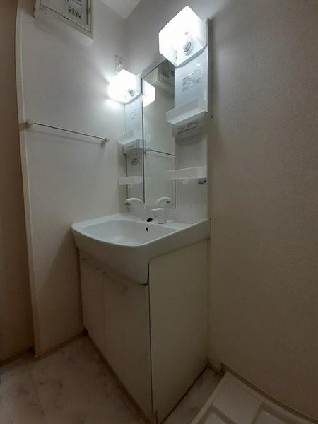 ピュアーズ　１３　Ｂの洗面所