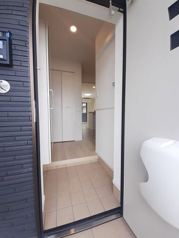 レインボーヒル・ハイツⅢ　Ａの玄関