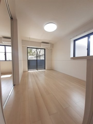 レインボーヒル・ハイツⅢ　Ａの居間・リビング