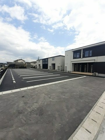 レインボーヒル・ハイツⅢ　Ｂの駐車場