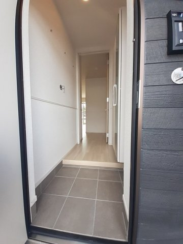 レインボーヒル・ハイツⅢ　Ｂの玄関