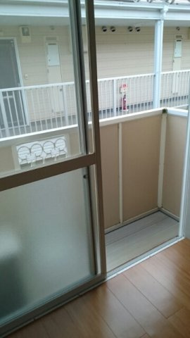 レジデンスタナカＢのバルコニー
