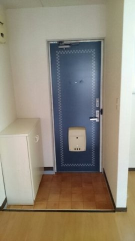 レジデンスタナカＢの玄関
