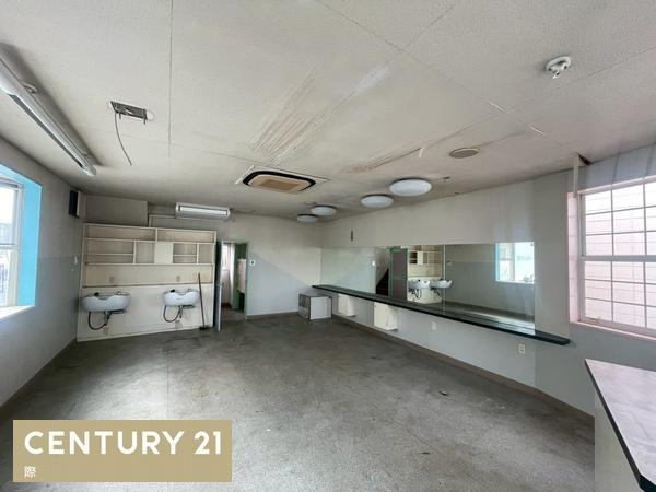 和歌山市神前　店舗付き住宅の内装