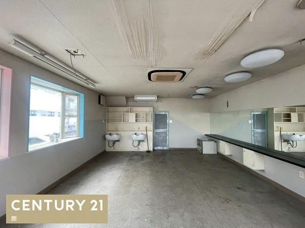 和歌山市神前　店舗付き住宅の内装