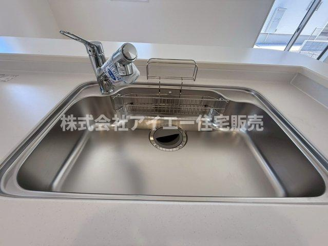 ■■　南城市知念久手堅－2号棟（全５棟）のキッチン|きれいなキッチンです