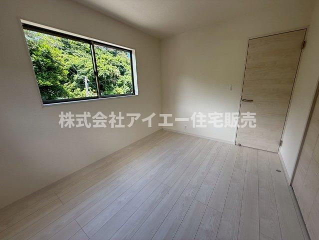 ■■　南城市知念久手堅－2号棟（全５棟）の洋室|個人の部屋や寝室として使える洋室です