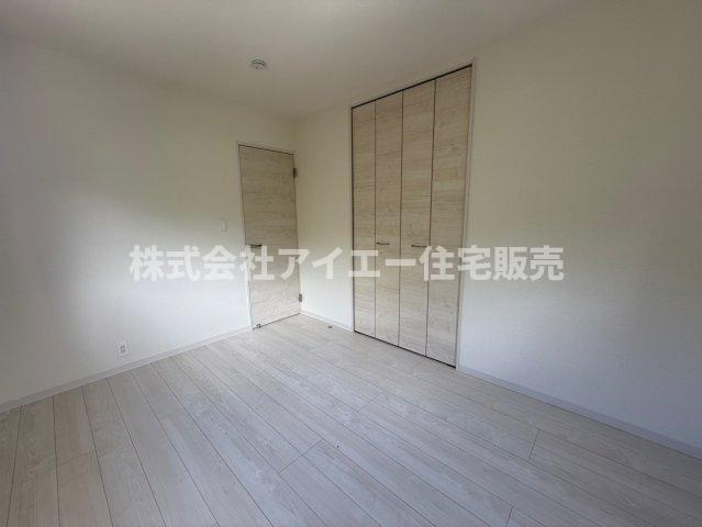 ■■　南城市知念久手堅－2号棟（全５棟）の洋室|スタンダードな洋室です