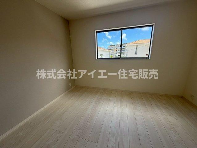 ■■　南城市知念久手堅－2号棟（全５棟）の洋室|きれいな洋室です