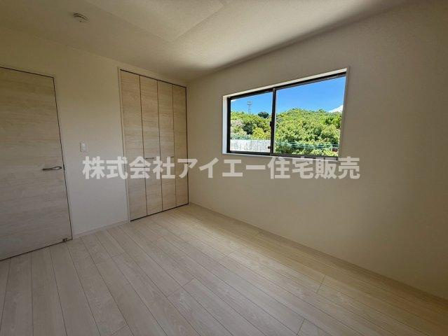 ■■　南城市知念久手堅－2号棟（全５棟）の洋室|個人の部屋や寝室として使える洋室です