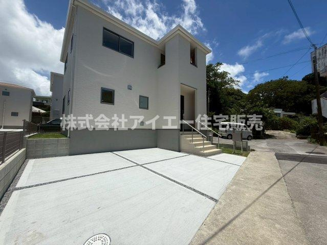 ■■　南城市知念久手堅－2号棟（全５棟）の駐車場|駐車場に車を止められます