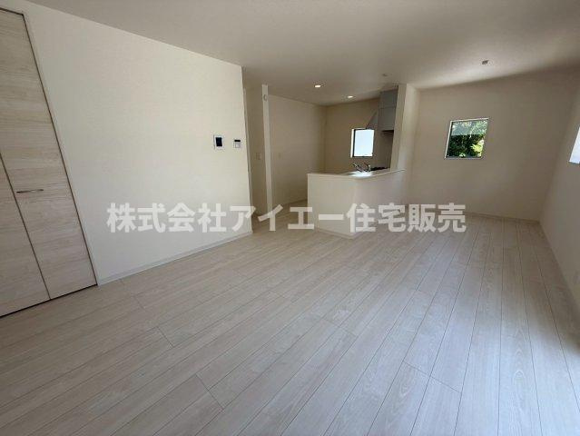 ■■　南城市知念久手堅－2号棟（全５棟）の居間・リビング|ゆったりとした居間です