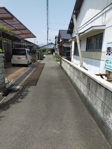 城下町　売土地の前面道路含む現地写真