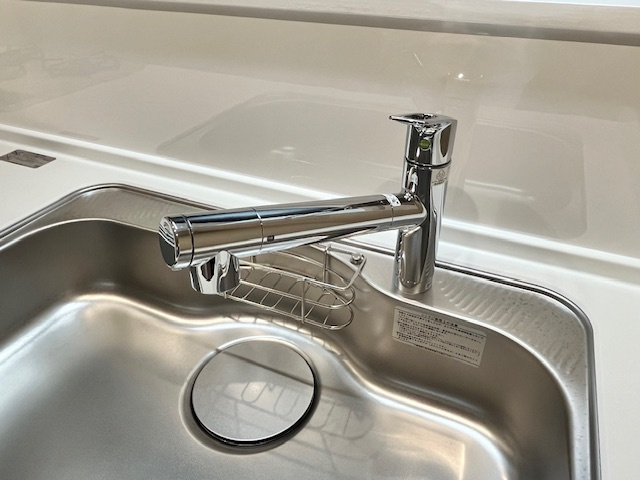 天城通3丁目中古戸建のキッチン|浄水機能付き水栓