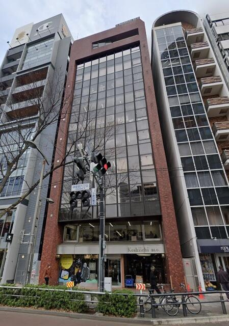 越一ビルの外観|おしゃれな外観です