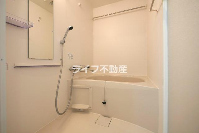 ワールドアイ大阪城EASTアドバンスの浴室|きれいなお風呂です