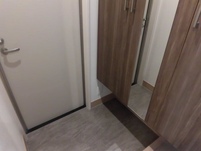 ロータスヒルＢの玄関|きれいな玄関です