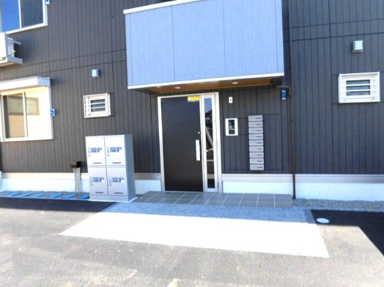 ロータスヒルＢのエントランス|毎日通るエントランスはこのようになっています