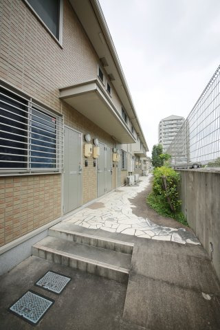 グランディールBの駐車場