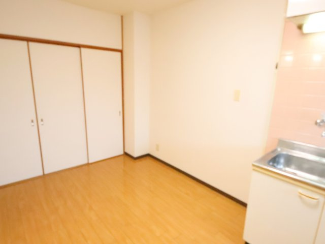 ラウレア生駒の居間・リビング