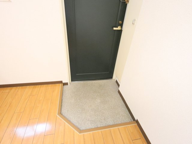 ラウレア生駒の玄関