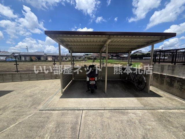 グランディールの駐車場