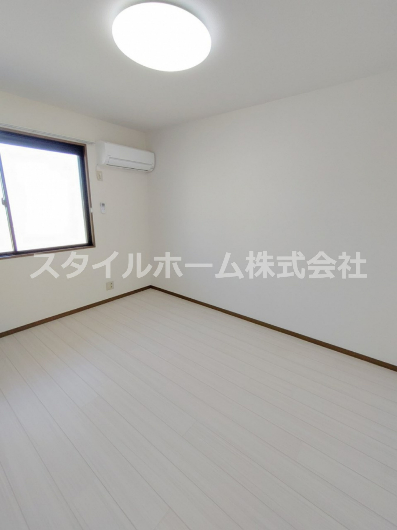 ラ・フィーネ曙Ａ棟の居間・リビング