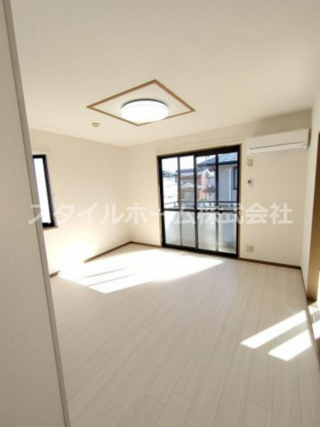 ラ・フィーネ曙Ａ棟の居間・リビング