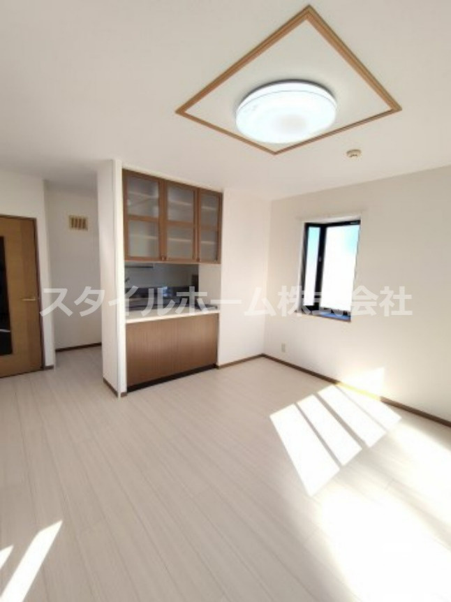 ラ・フィーネ曙Ａ棟の居間・リビング